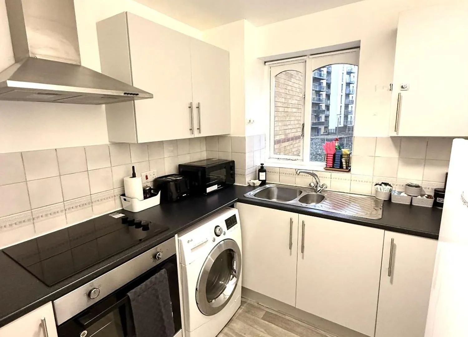 2 Bed Apartment In Greenwich, Free Parking, Dlr London
